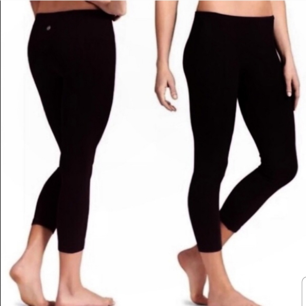 Athleta Black Recharge Capri Leggings XS